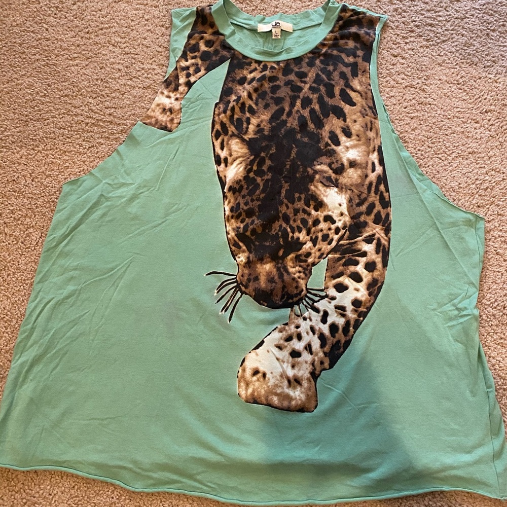Leopard cut off